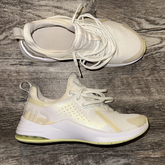 Nike Shoes - Nike Air Max